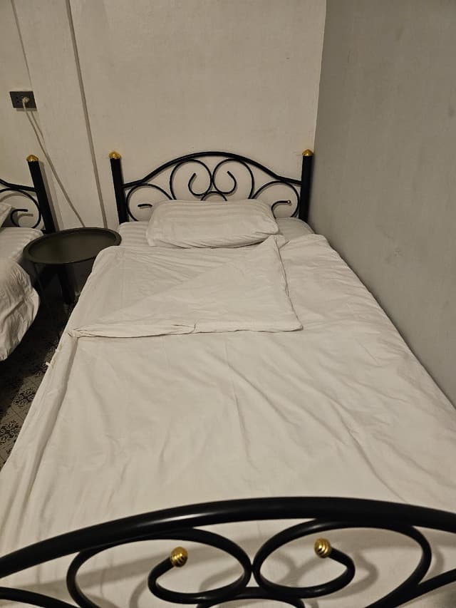 Private Twin Bed Room