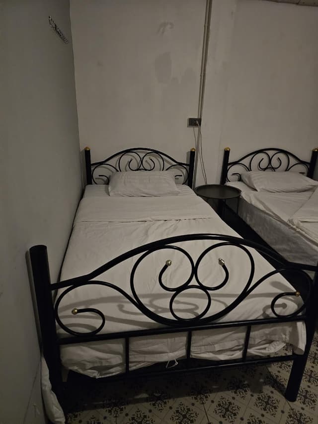 Private Twin Bed Room