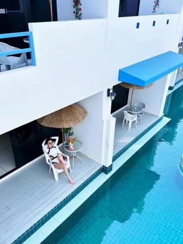 Courtyard View Studio