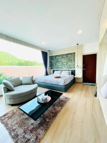 Deluxe Suite with Spa Bath