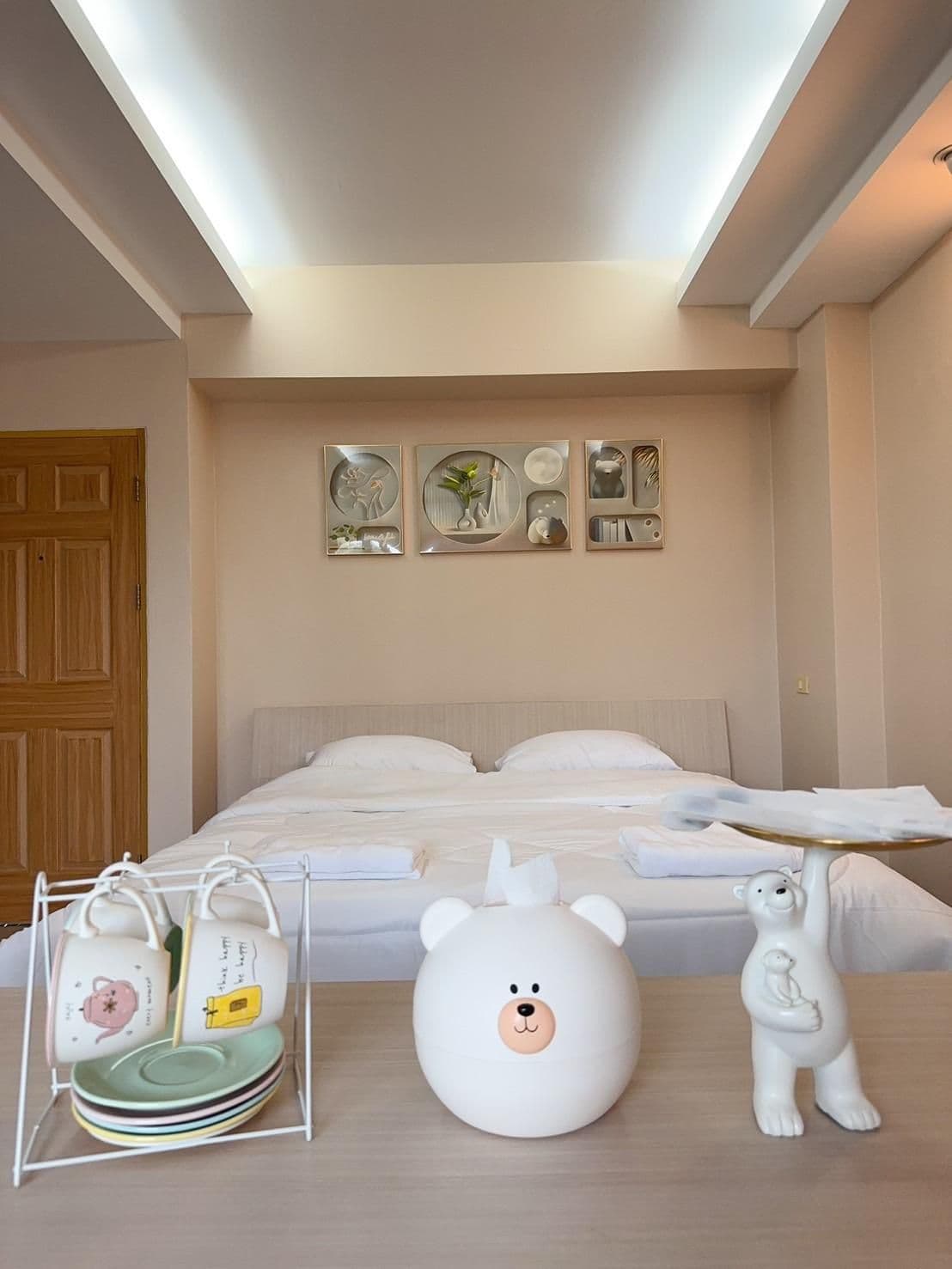 Shi-ro-i Poshtel