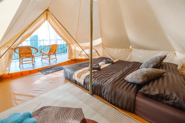 Room for 2 People