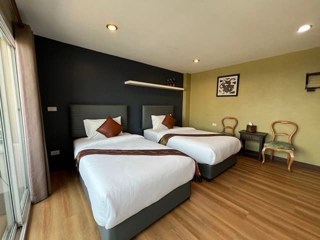 Standard Twin Room
