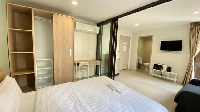 Queen Bed