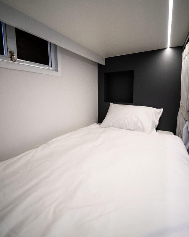 6 Bed Mix Dormitory