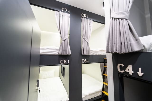 8 Beds Mixed Dormitory Room