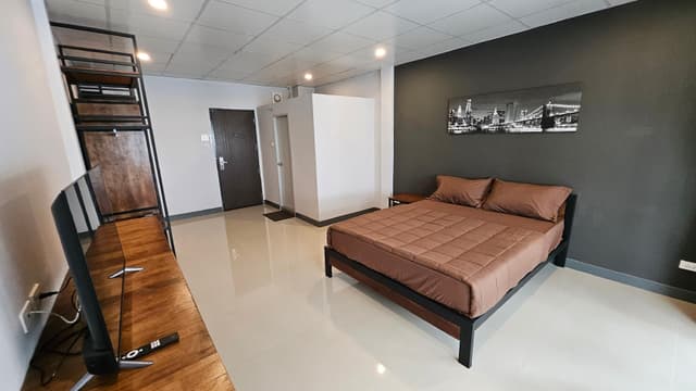 Studio - King Room with Balcony