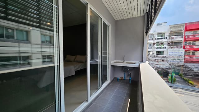 Studio - King Room with Balcony