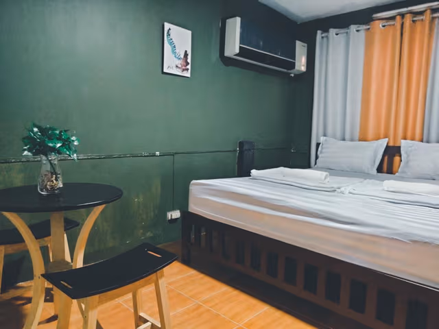 Single Room with Common Bathroom
