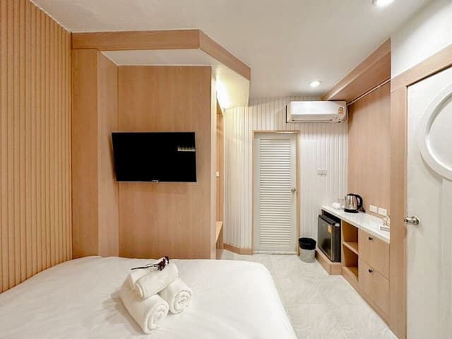 Economy Double Room, No Window, Non Smoking