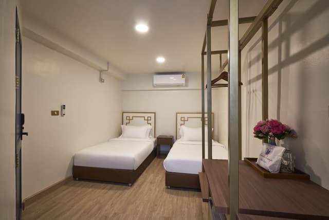 Standard Twin Room - Non-Smoking