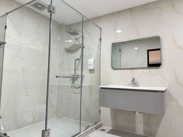 Deluxe Double Room, No Window, Non-Smoking
