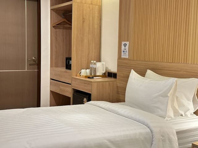 Standard Twin Room, No Window, Non Smoking
