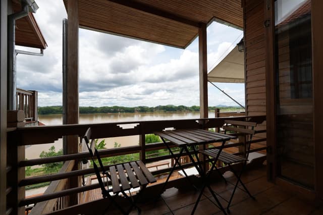 Deluxe River View