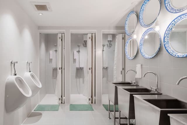 Shared Dormitory, Mixed Dorm, Shared Bathroom