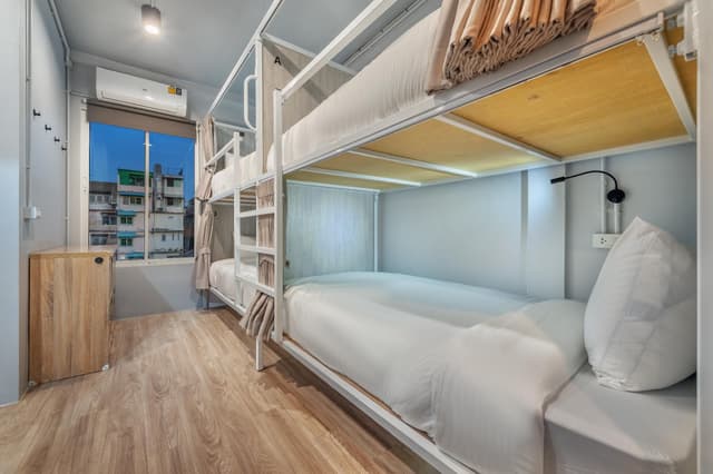 Dormitory Room - Mixed
