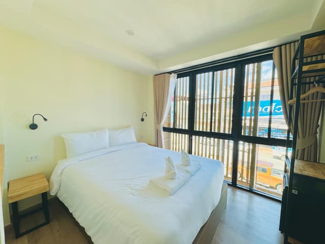 Superior - 1 Queen Bed