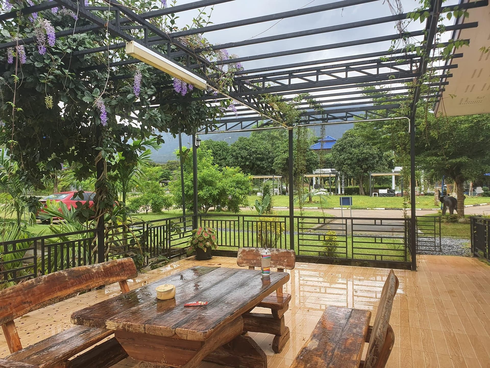 บ้านสวนธนิสร & ร๊อฟ
