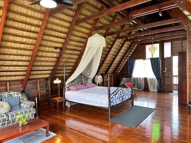 Queen Room