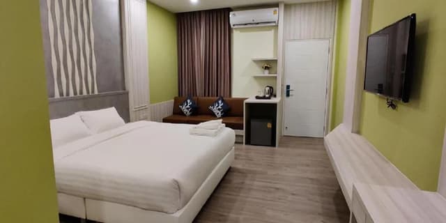 Deluxe Double Room with Shower