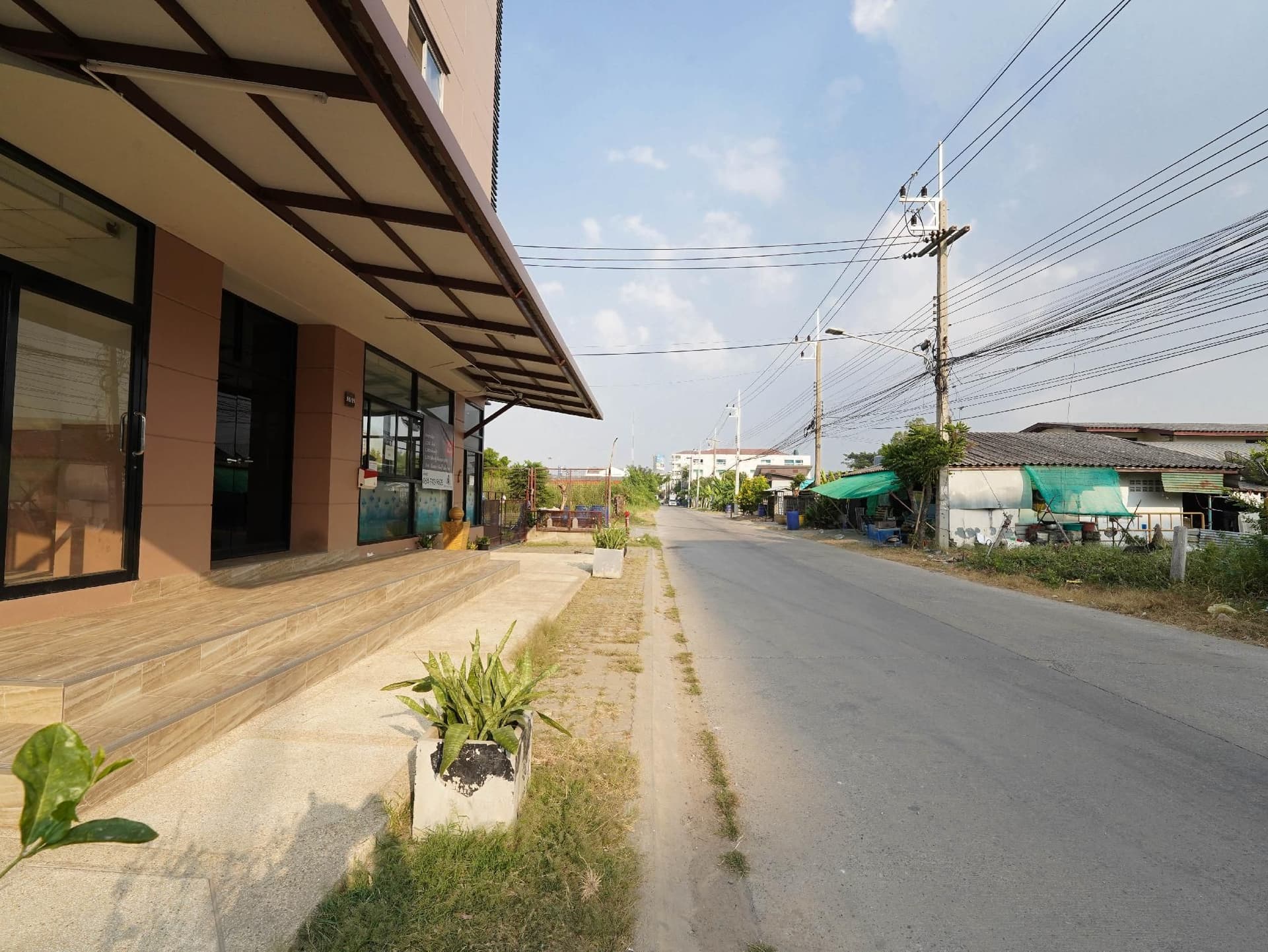RoomQuest SPS Hotel And Residence