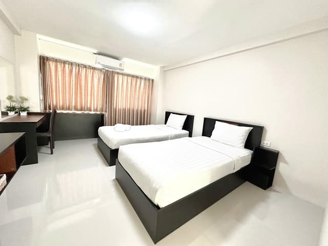 Urban Twin Room - Non-Smoking