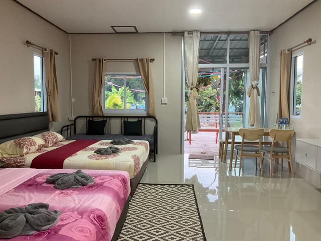 Standard Family Suite