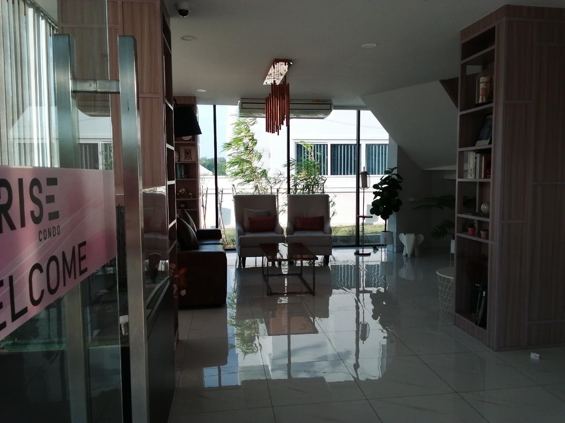 Rise Apartment by karn korat