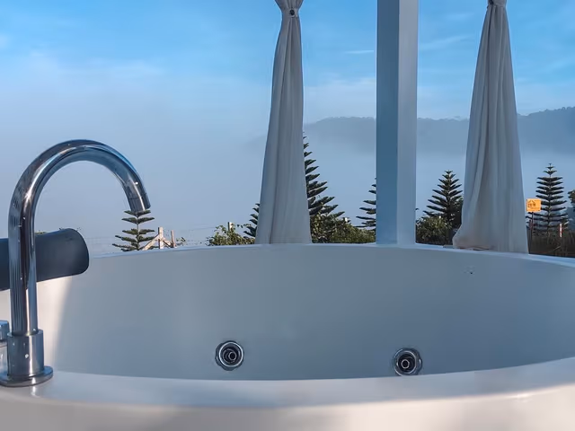 Deluxe Jacuzzi