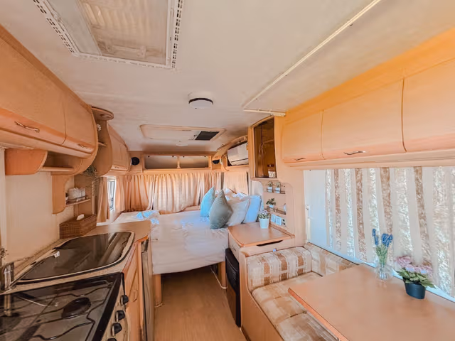 Deluxe Caravan