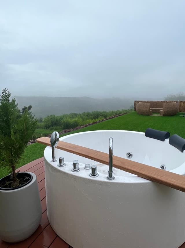 Deluxe Jacuzzi