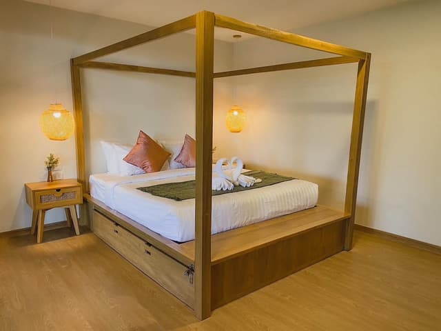 Garden Corner Suite