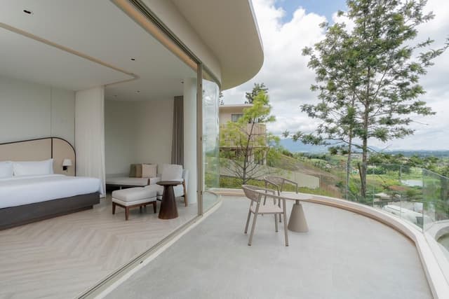 Romantic Mountain View Villa