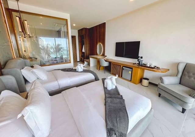 Deluxe Pool Access Room