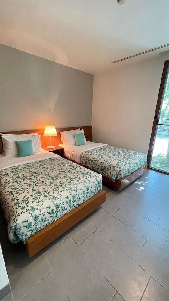 Premier Quadruple Room, Balcony, Park View