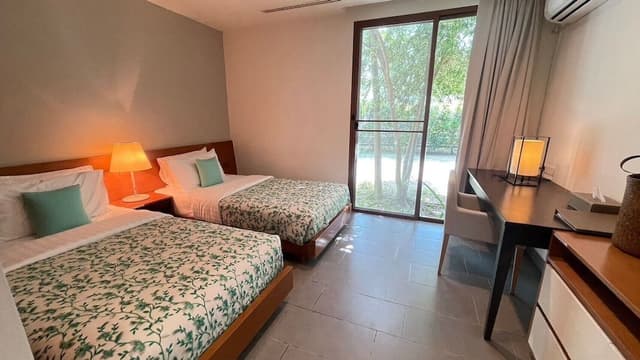 Premier Quadruple Room, Balcony, Park View