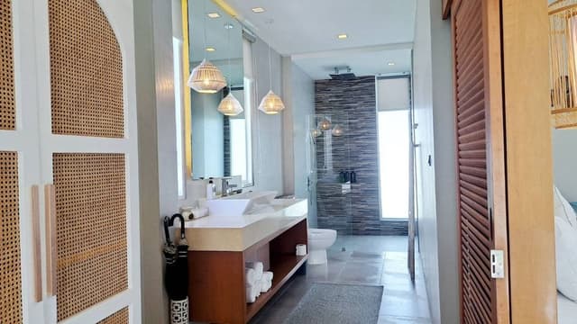 Luxury 7-Bedroom Beachfront Villa