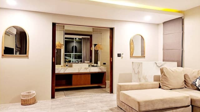 Luxury 6-Bedroom Beach Front Villa