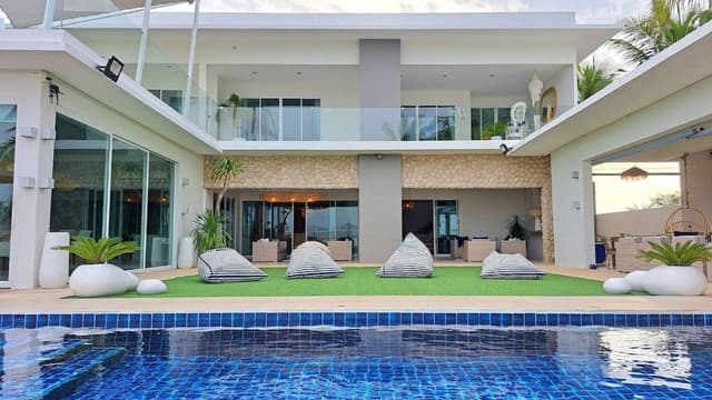 Luxury 7-Bedroom Beachfront Villa