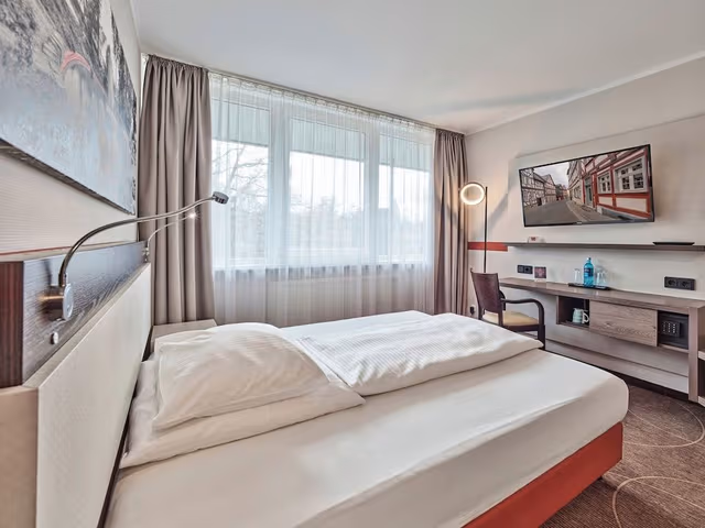 Executive Room, 1 Queen Bed, River View
