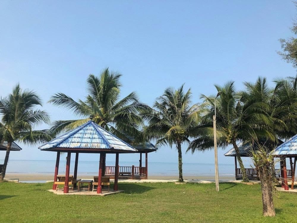 หาดสนรีสอร์ท