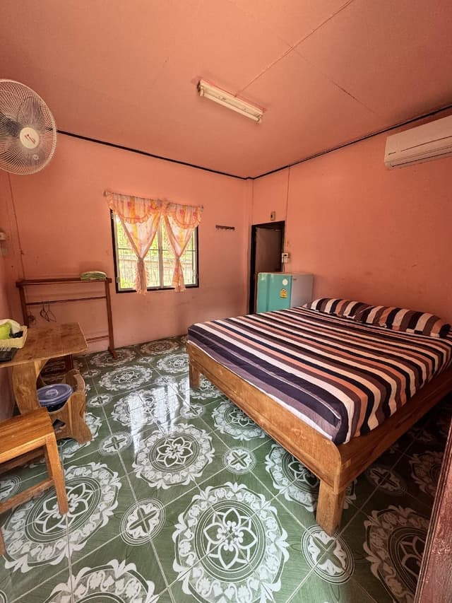 Budget Queen Room