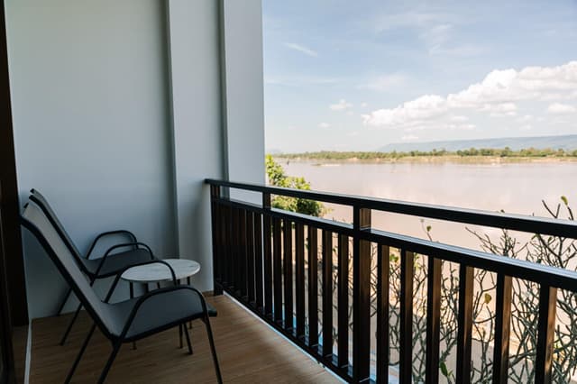 Deluxe Twin River View