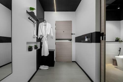Deluxe Double Room with Balcony and Mountain view