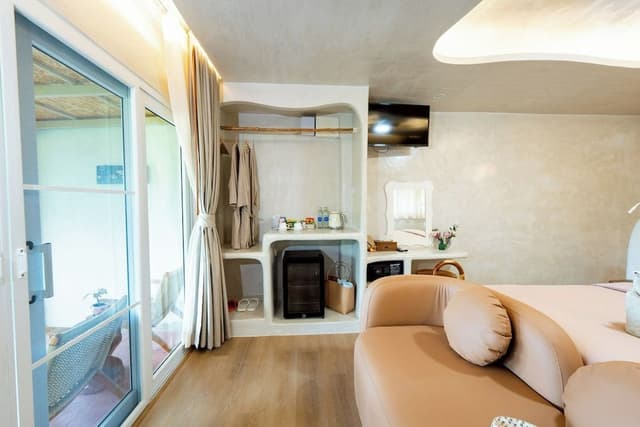 Family Room, 2 Bedrooms, Balcony