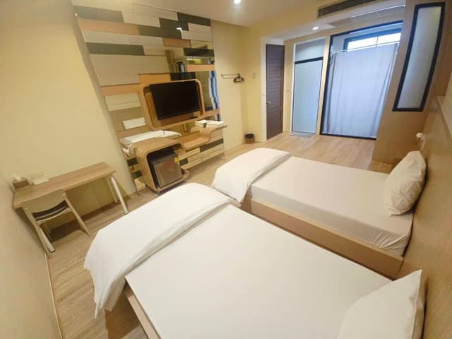 Standard Twin - 2 Single Beds