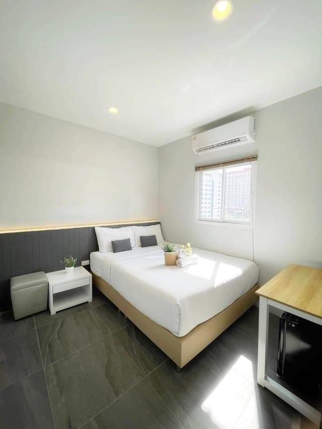 Standard Room Shared Bathroom