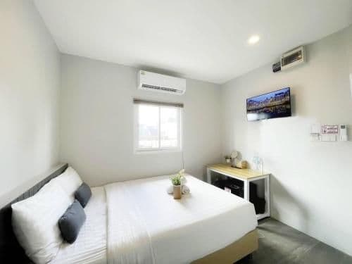 Standard Room Shared Bathroom