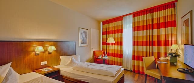 Twin Room (Plus)