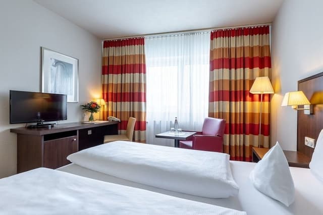 Queen Plus Room